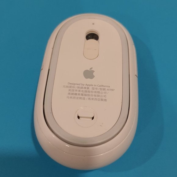 Apple Wireless Mouse Model A1197 - Picture 3 of 5